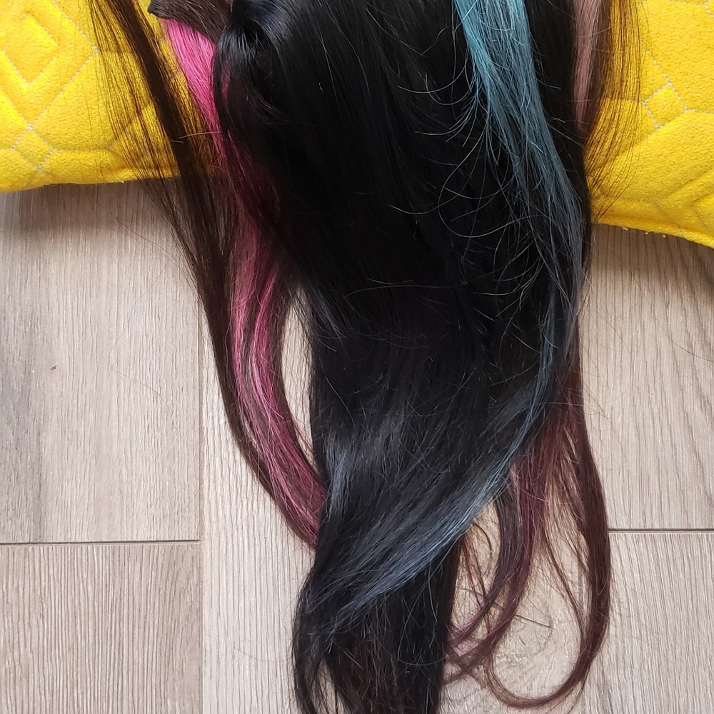 ποΈ Play with a Color Clip in Hair Extensions πβ€ - Picture 7 of 9